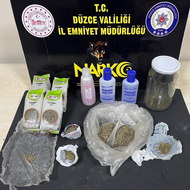 Düzce'de uyuşturucu operasyonlarında 3 zanlı tutuklandı