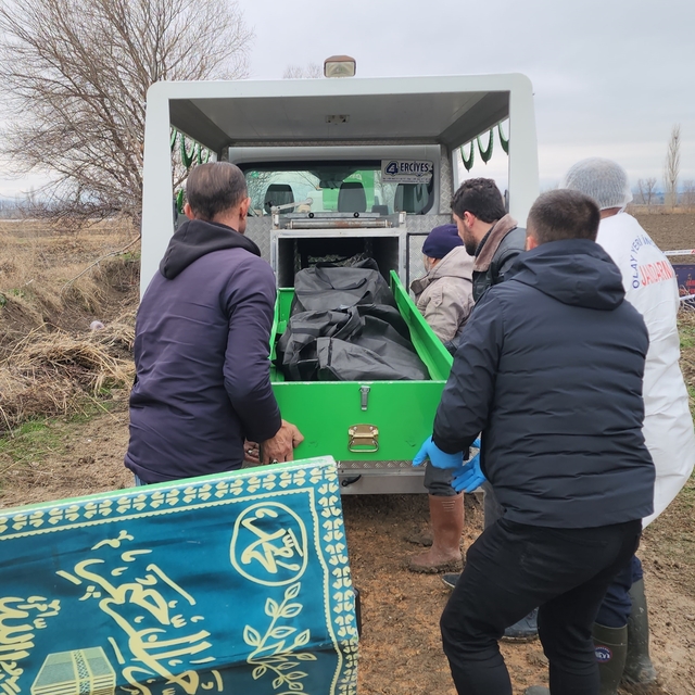 Amasya'da elektrik trafosu yanında erkek cesedi bulundu