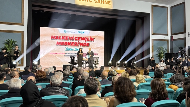 Kocaeli'de restorasyonu tamamlanan tarihi halkevi binası gençlerin hizmetine sunuldu