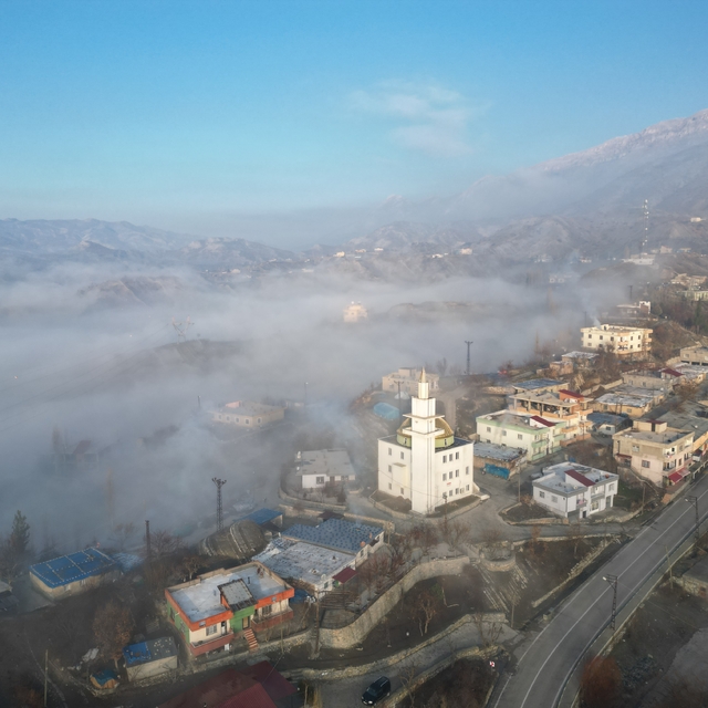 Uludere'de oluşan sis bulutu havadan görüntülendi