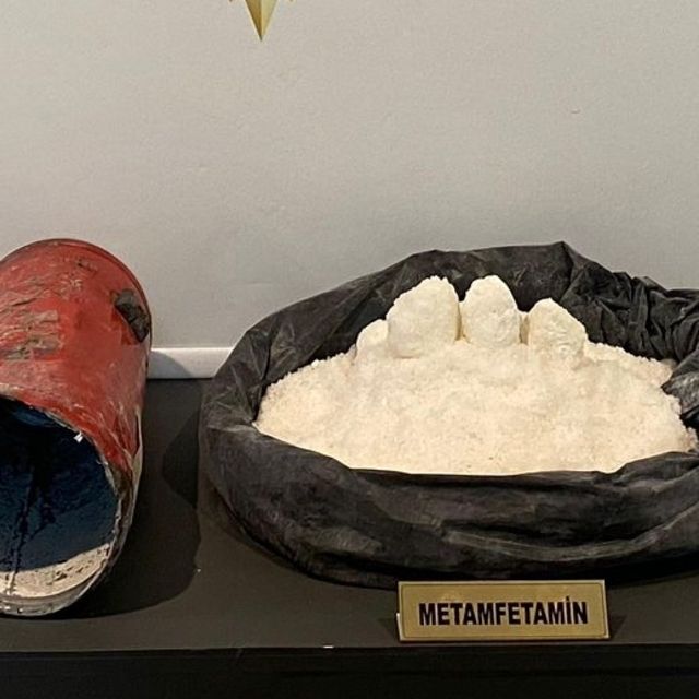 Samsun'da yangın tüpüne gizlenmiş 4 kilo 720 gram sentetik uyuşturucu bulun...