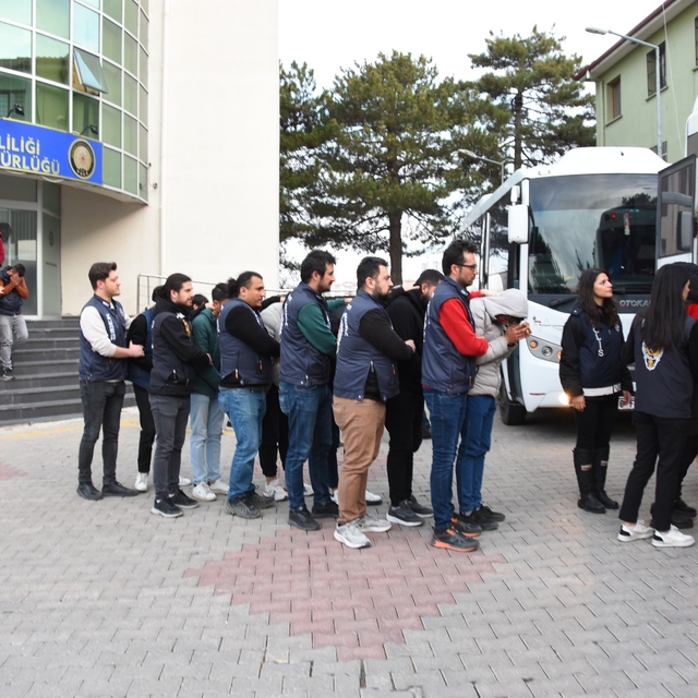 Nevşehir merkezli dolandırıcılık operasyonunda 56 şüpheli yakalandı