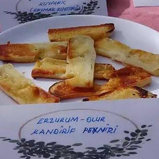 1788 rakımlı Kekikli Mahallesi'nde asırlardır üretilen 'Kandirif peyniri' t...