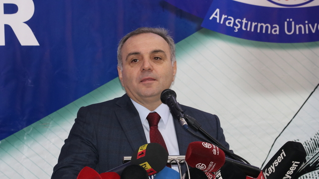 ERÜ Rektörü Prof. Dr. Altun, basın mensuplarıyla buluştu