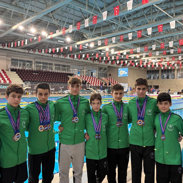 Paletli yüzmede İZGEM madalyaları topladı