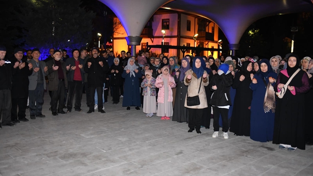 Kahramankazan'da umre kafilesi dualarla uğurlandı
