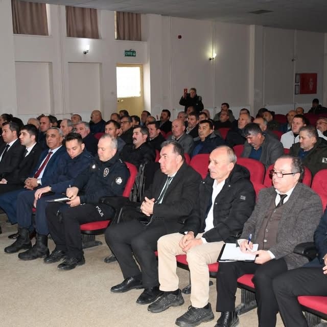 Alaçam'da yeni yılın ilk muhtarlar toplantısı yapıldı