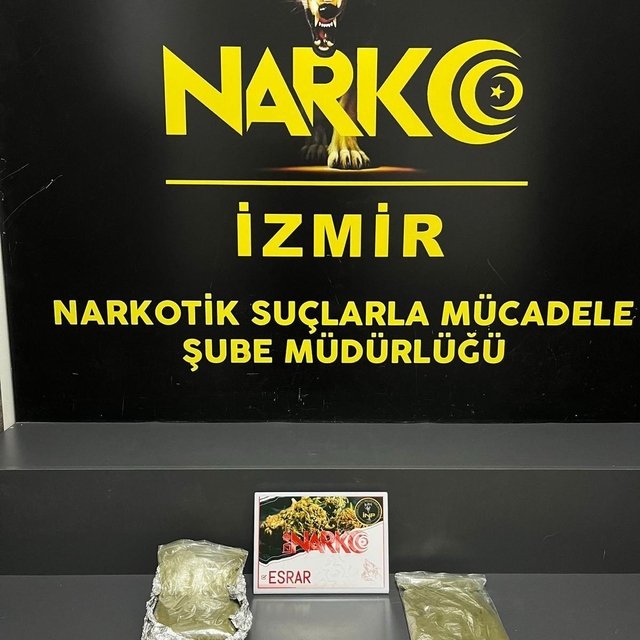 İzmir'de uyuşturucu operasyonunda 2 şüpheli tutuklandı