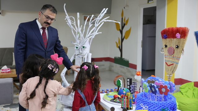 Iğdırlı çocuklar geri dönüşümü "Çöp Adam" projesiyle öğreniyor