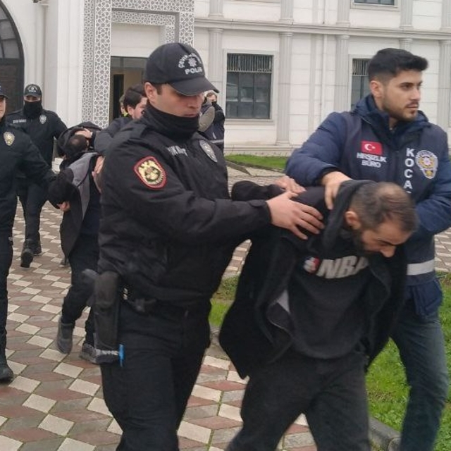 Kocaeli'de fabrika ve iş yerlerinden hırsızlık yapan 7 şüpheli tutuklandı