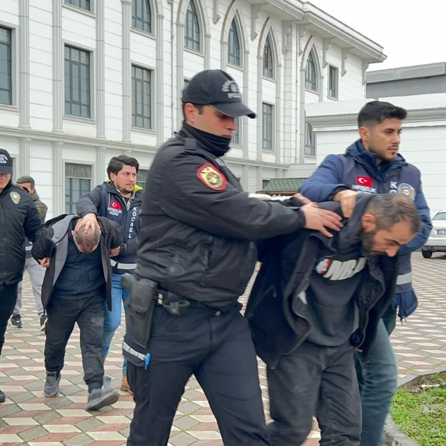 4 ilde fabrikalardan 2 milyon TL çalan çelik kasa hırsızları yakalandı (2)