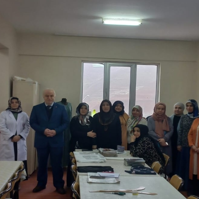 Çankırı Nurettin Ok Halk Eğitimi Merkezinde giyim üretim kursu devam ediyor