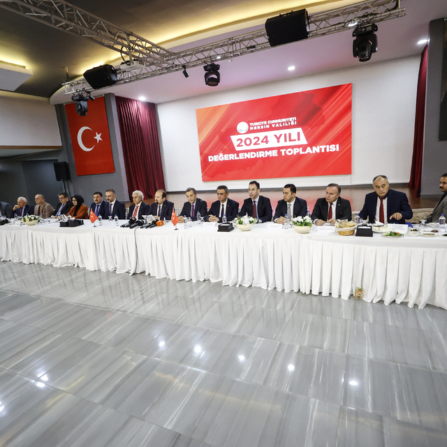 Mersin Valisi Pehlivan, kentteki önemli projeleri değerlendirdi: