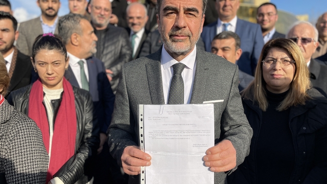 AK Parti Aydın İl Başkanlığına seçilen Erdem, mazbatasını aldı