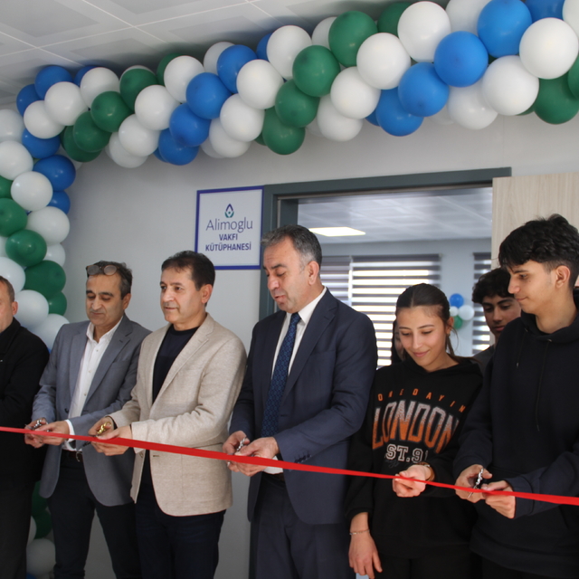 Kahramanmaraş'ta depremzede öğrenciler için oluşturulan kütüphane açıldı
