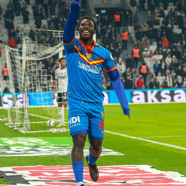 Göztepe Fofana ile vedalaşıyor