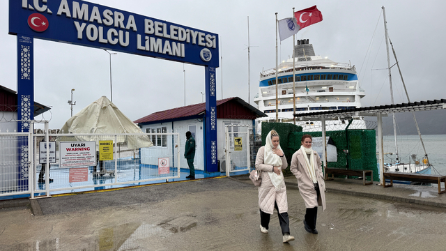 "Astoria Grande" kruvaziyeri 722 Rus yolcusuyla Amasra'ya geldi