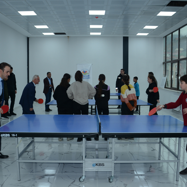 Şalpazarı'nda okul sporlarında başarılı öğrenciler bir araya geldi