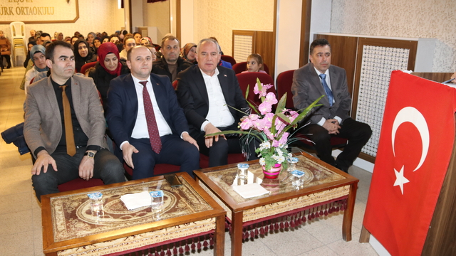 Taşova'da "Dilimizin Zenginlikleri" etkinliği düzenlendi