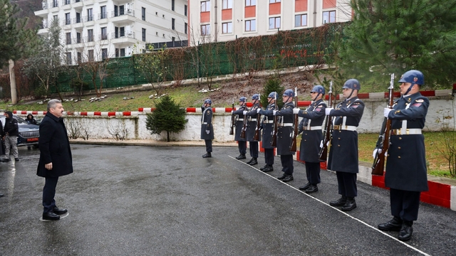 Artvin Valisi Ergün, İl Jandarma Komutanlığını ziyaret etti