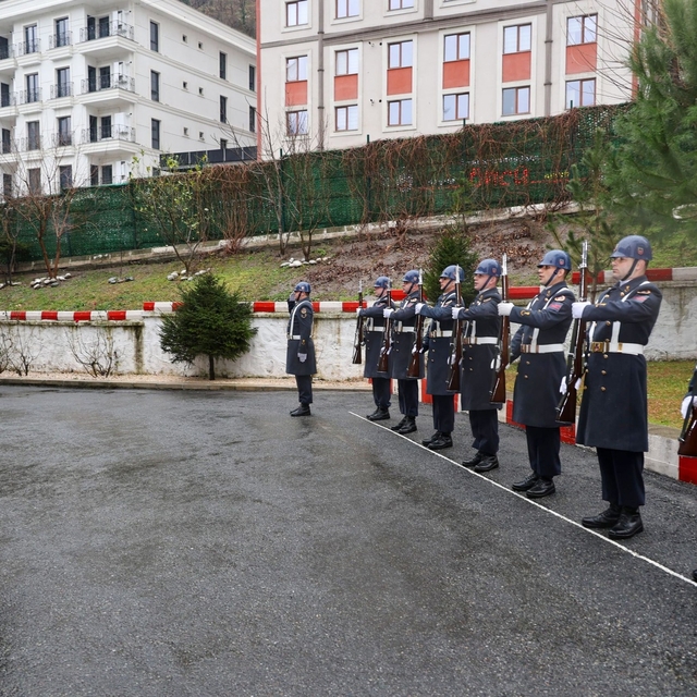 Artvin Valisi Ergün, İl Jandarma Komutanlığını ziyaret etti