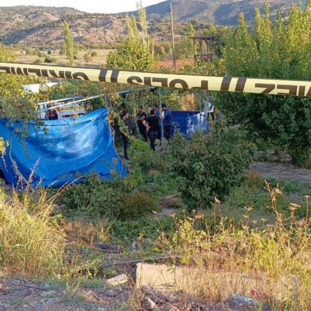 Devrilen otomobilinde cesedi bulunan Samet'in babasının kimlik şüphesi
