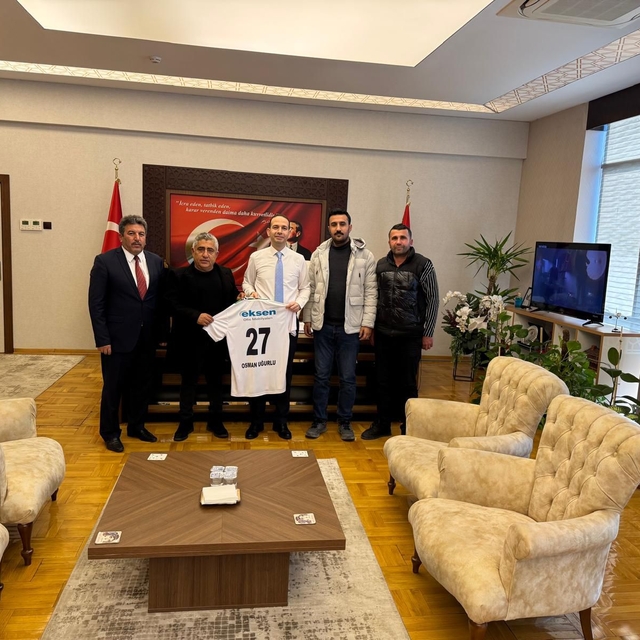Nizip Spor Yönetiminden Kaymakamı Uğurlu'yu ziyaret