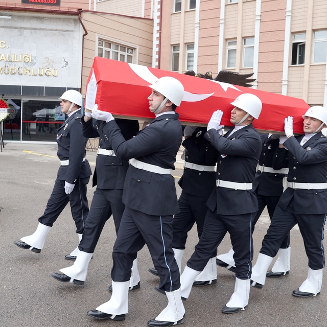 Sivas'ta vefat eden polis memuru için tören düzenlendi