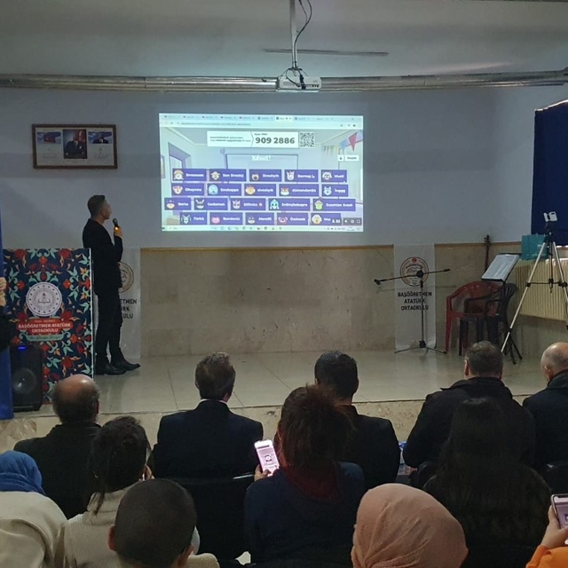 Sivas'ta bilgi yarışması düzenlendi