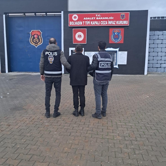 Afyonkarahisar'da 27 yıl hapis cezası bulunan firari hükümlü yakalandı