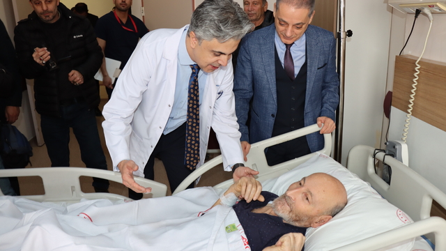 Erzincan'da kalp masajıyla kurtarılan 72 yaşındaki hasta taburcu edildi