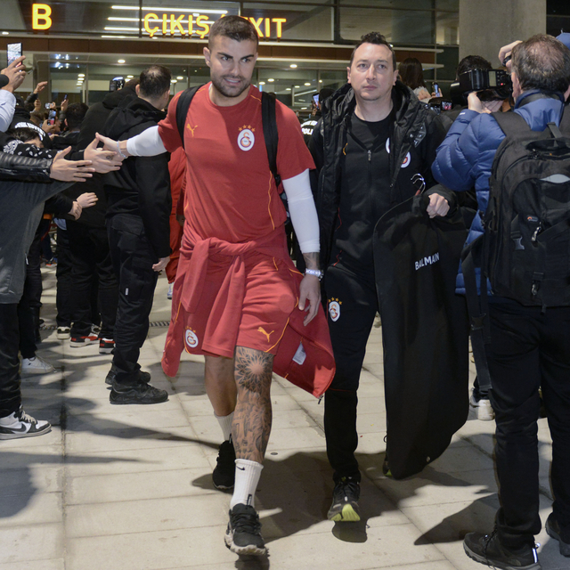 Galatasaray kafilesi, Mersin'e geldi