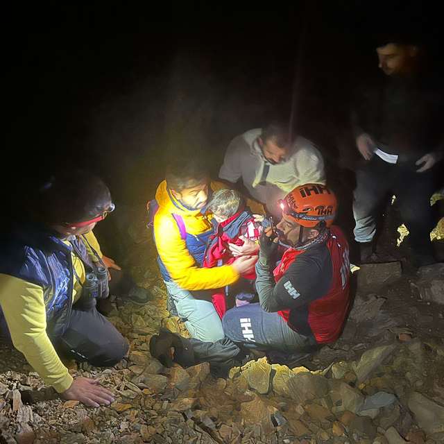 Antalya'da kaybolan 2 yaşındaki kız çocuğu, avcıların termal kamerasıyla bu...