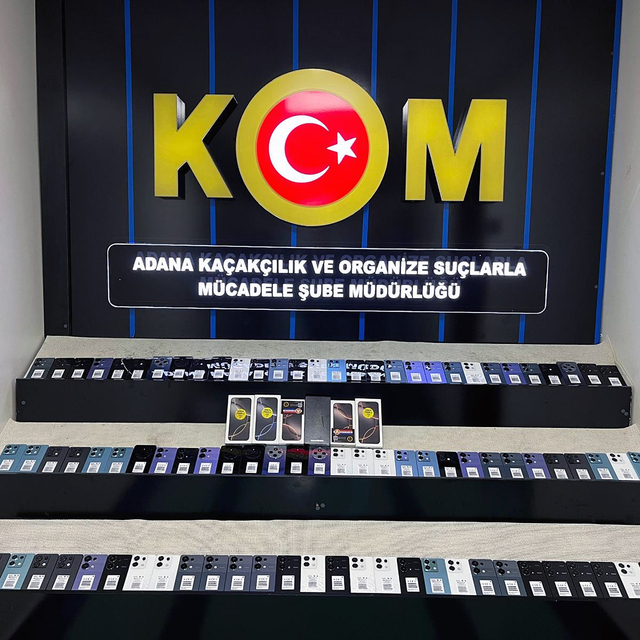 Kamyonun yakıt tankından gümrük kaçağı 96 cep telefonu çıktı