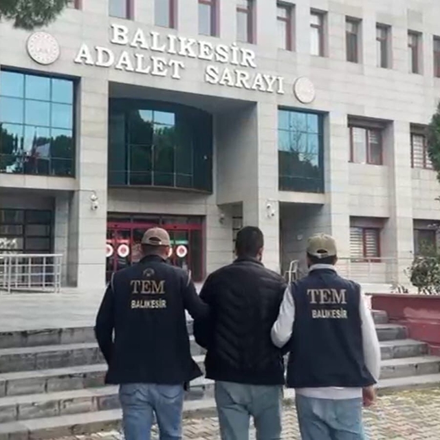 Balıkesir'de firari FETÖ hükümlüsü yakalandı