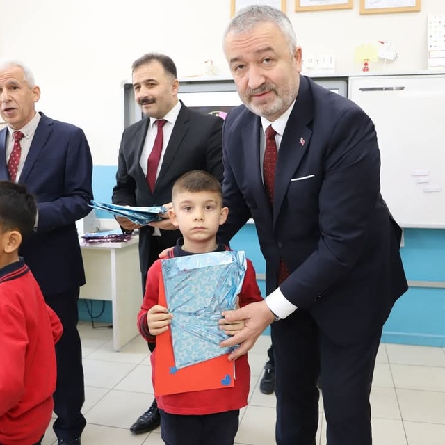 19 Mayıs ilçesinde öğrencilerin karne heyecanı