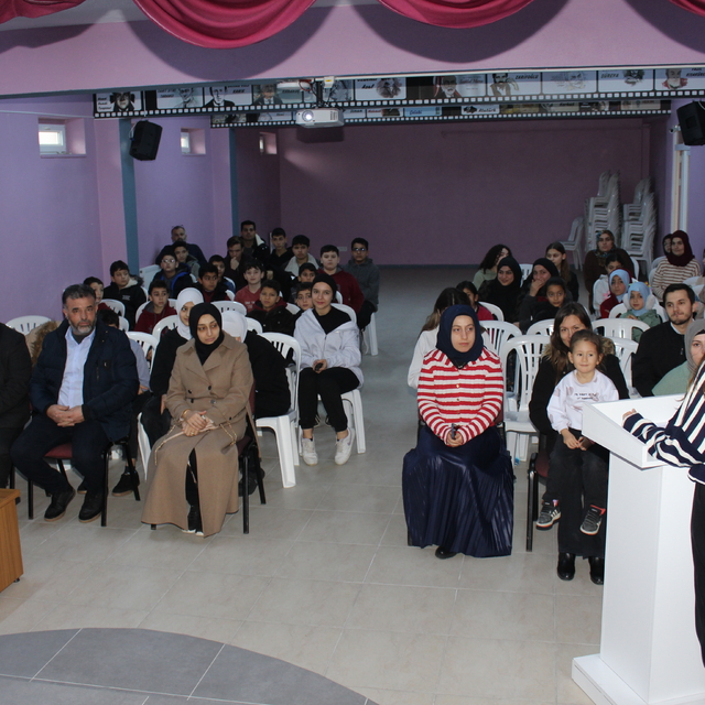 Balıkesir'de lise öğrencileri Suriye'ye uğurladıkları arkadaşlarına video k...