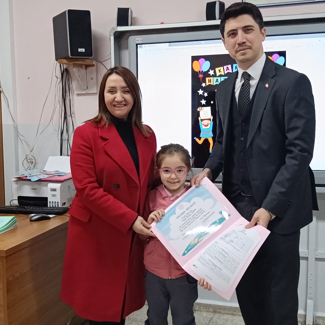 Pazaryeri ilçesinde öğrenciler karnelerini aldı