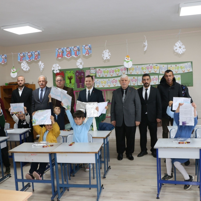 Of'ta öğrenciler karnelerini aldı