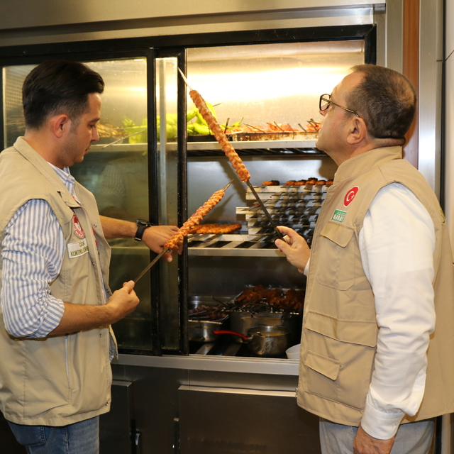 Adana'da gıda denetimlerinde geçen yıl 22 milyon 135 bin lira ceza kesildi