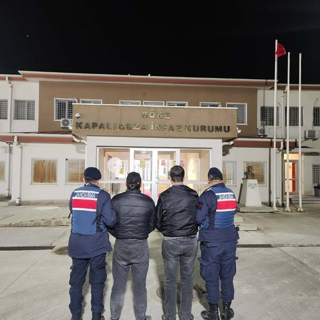 Aydın'da 30 kaçak göçmen ile 2 organizatör yakalandı