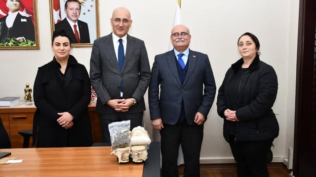 Bahadın Belediye Başkanı Eroğlu ve kadınlardan Kaymakam Aydın'a ziyaret