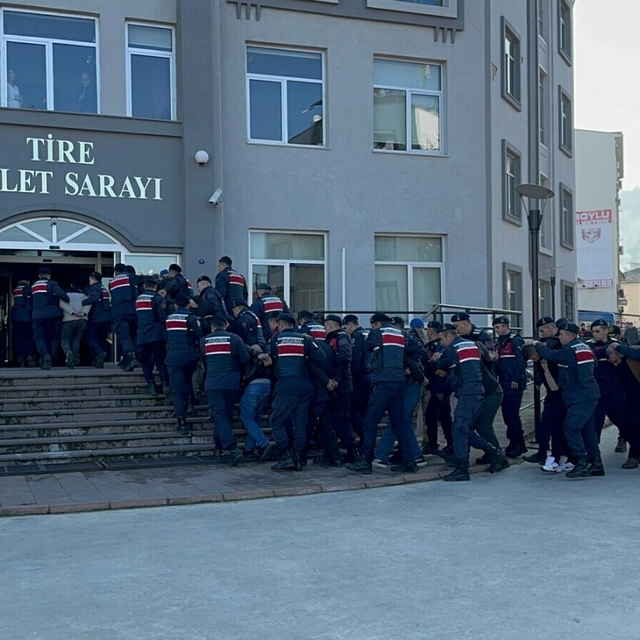 İzmir'de 'Kıranlar' suç örgütüne operasyon; 18 gözaltı