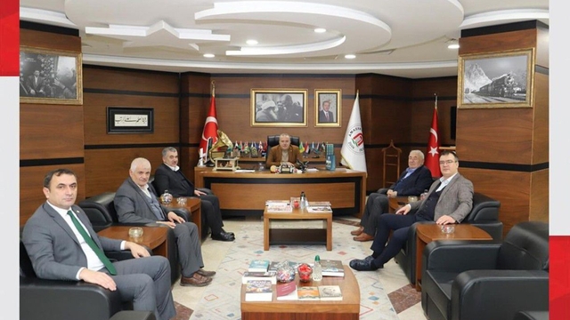 Hamamözü Belediye Başkanı Demir'den Rektör Turabi'ye ziyaret