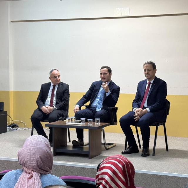 Kaymakam Beyazıt'tan öğrencilere kariyer tavsiyesi