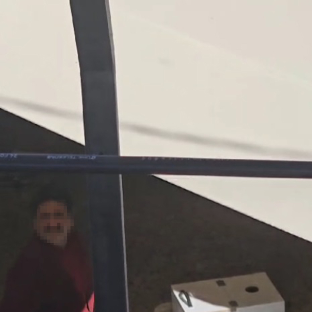 Cemaatin yardım kutusuna attığı paraları çalan şüpheli kamerada