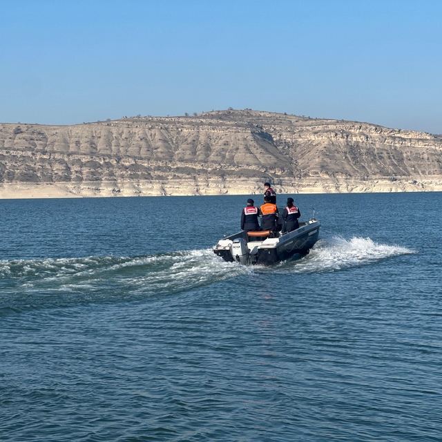 Batman Barajında hayalet ağlar toplandı