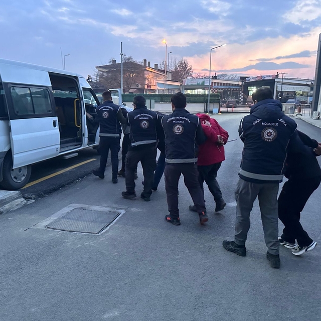 Erzincan'da insan kaçakçılığı iddiasıyla 4 kişi tutuklandı