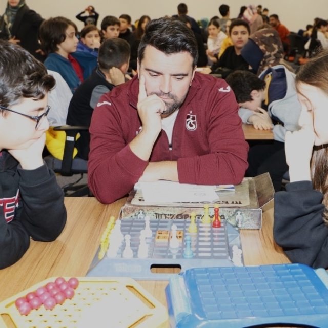 Bursa'da Zeka Oyunları Süper Ligi törenle başladı