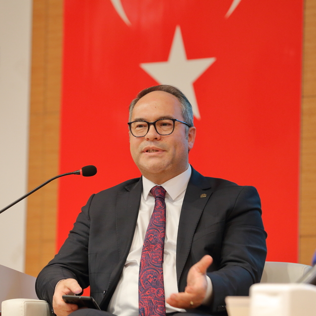 Çorum'da "2025 Ekonomik Görünüm ve Sektörel Beklentiler" paneli yapıldı